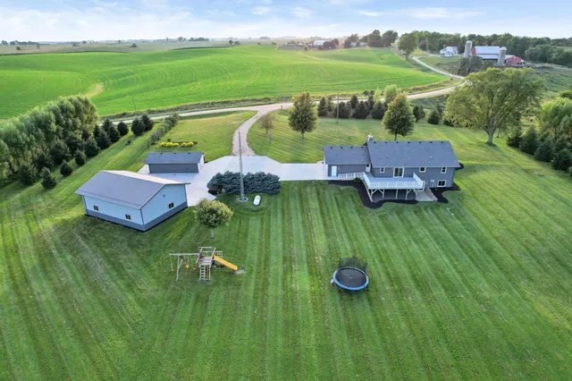 $715,000 | 66182 310th Avenue, Lake City, MN 55041