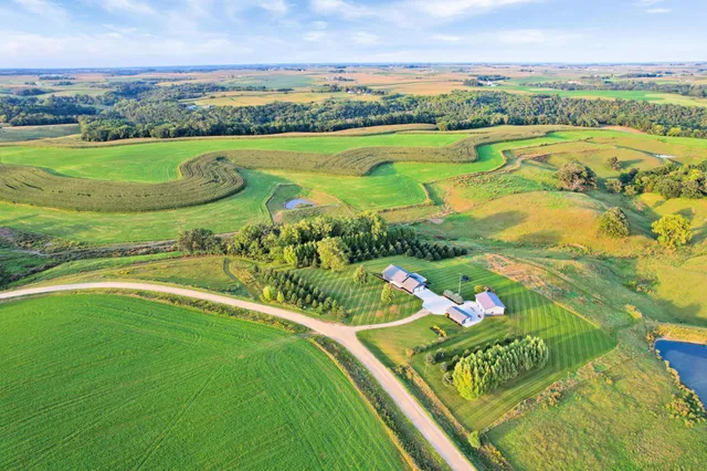 $715,000 | 66182 310th Avenue, Lake City, MN 55041