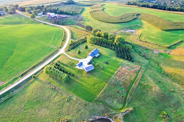 $715,000 | 66182 310th Avenue, Lake City, MN 55041