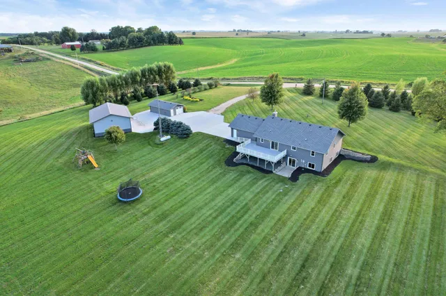 $715,000 | 66182 310th Avenue, Lake City, MN 55041