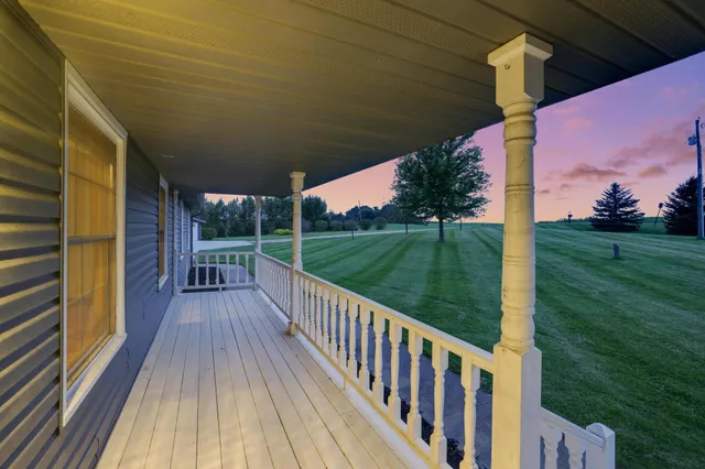 $715,000 | 66182 310th Avenue, Lake City, MN 55041