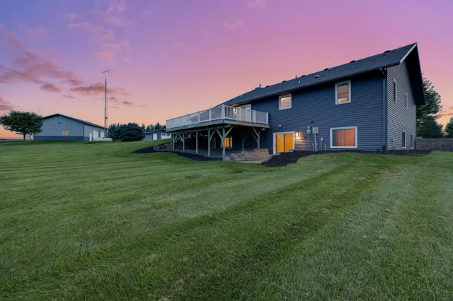 $715,000 | 66182 310th Avenue, Lake City, MN 55041