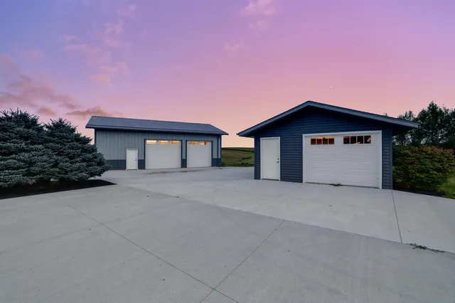 $715,000 | 66182 310th Avenue, Lake City, MN 55041