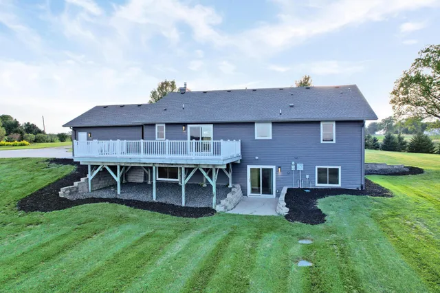 $715,000 | 66182 310th Avenue, Lake City, MN 55041