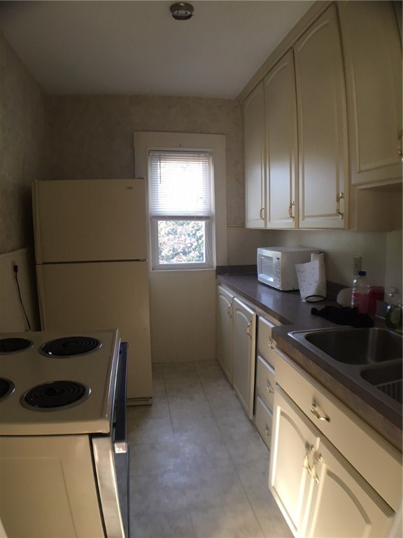148 Knight Street Woonsocket, RI 02895 - Photo 4 of 10
