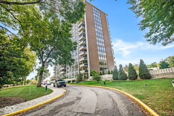 $590,000 | 4000 North Meridian Street, Unit 11DE, Indianapolis, IN 46208