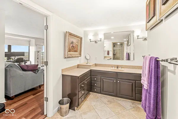 $549,000 | 4000 North Meridian Street, Unit 11DE, Indianapolis, IN 46208