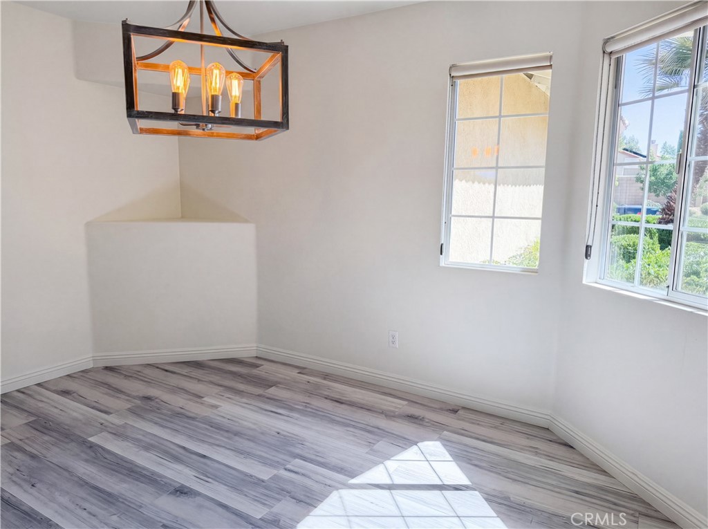 15358 Lookout Road Apple Valley, CA 92307 - Photo 7 of 28