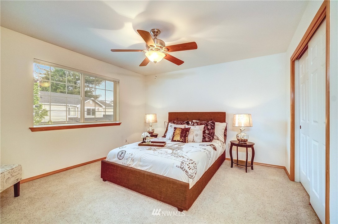 18875 108th Lane Southeast Renton, WA 98055 - Photo 14 of 23 Gallery Image 14