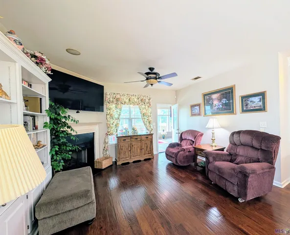 $379,500 | 10151 Sandhill Court, Baton Rouge, LA 70809