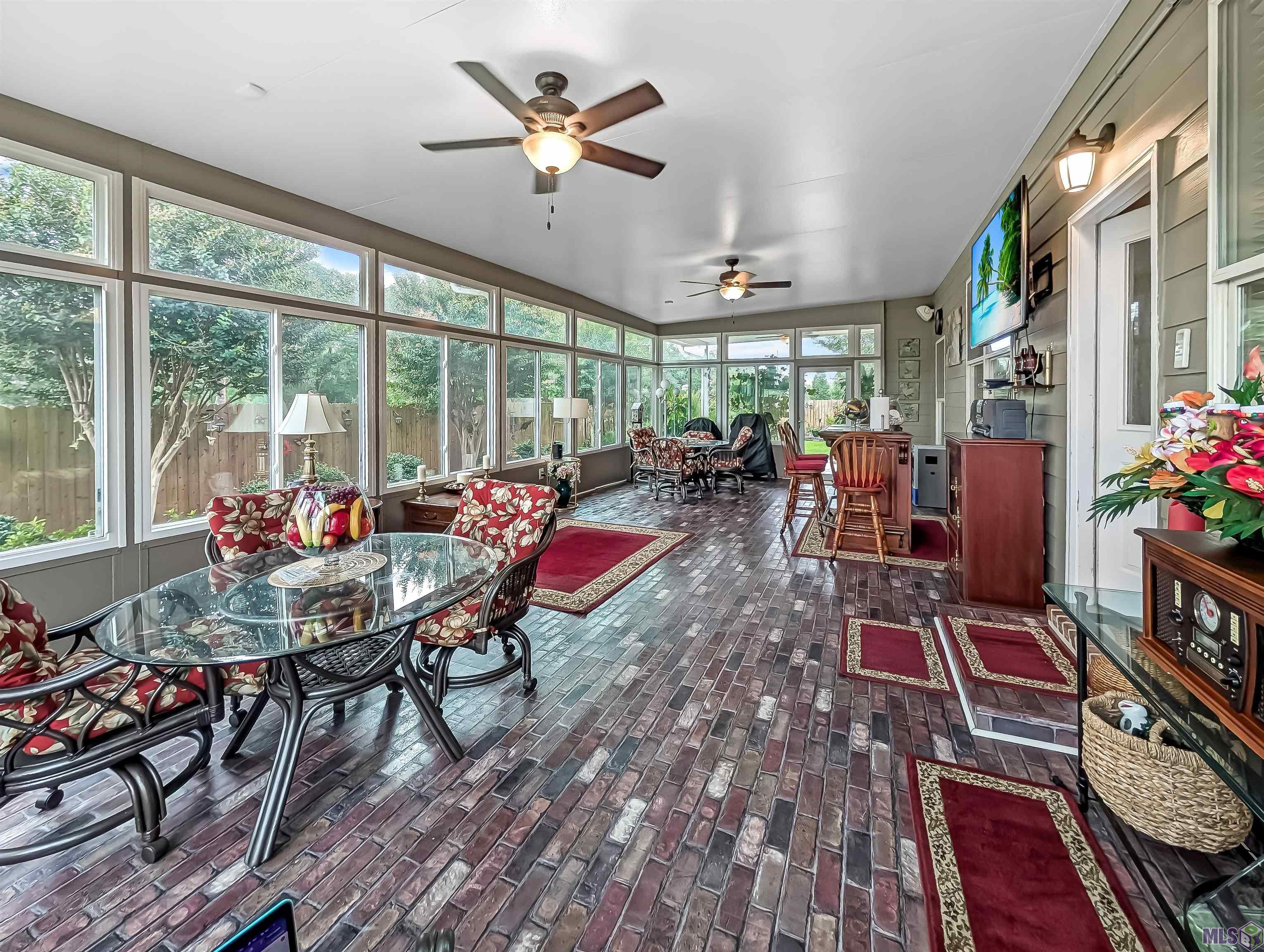 10151 Sandhill Court Baton Rouge, LA 70809 - Photo 3 of 37