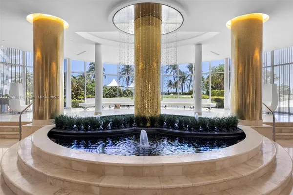 $4,900 | 5151 Collins Avenue, Unit 1722, Miami Beach, FL 33140