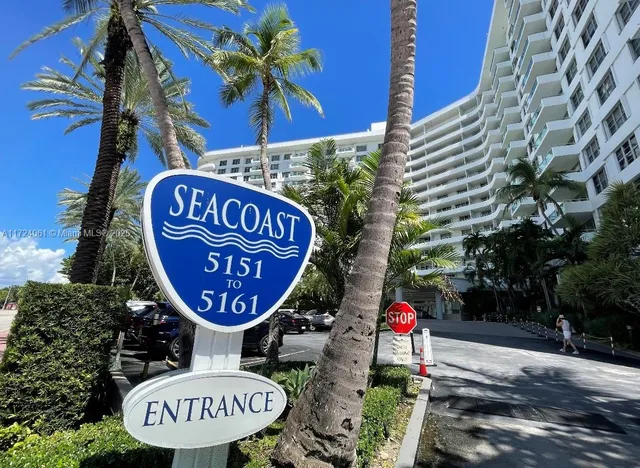 $4,900 | 5151 Collins Avenue, Unit 1722, Miami Beach, FL 33140