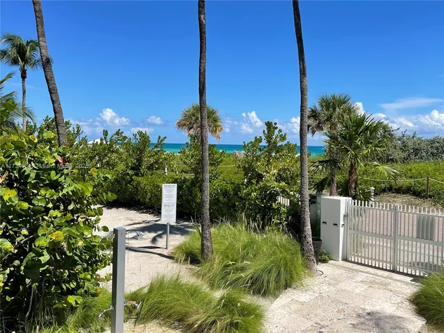 $4,900 | 5151 Collins Avenue, Unit 1722, Miami Beach, FL 33140