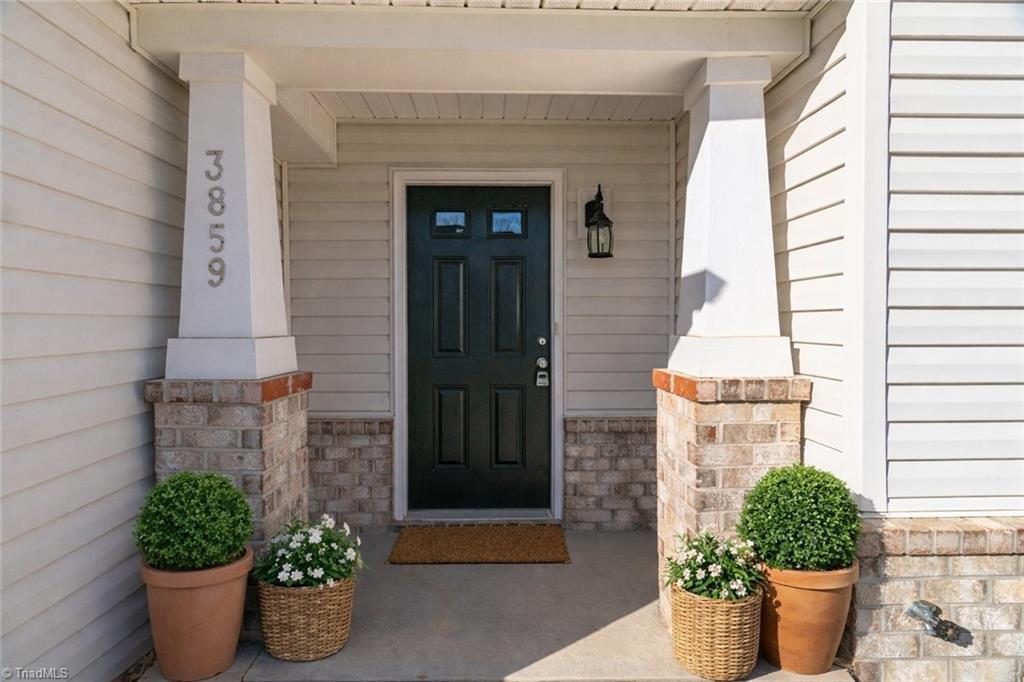 3859 Copperfield Court High Point, NC 27282 - Photo 3 of 27