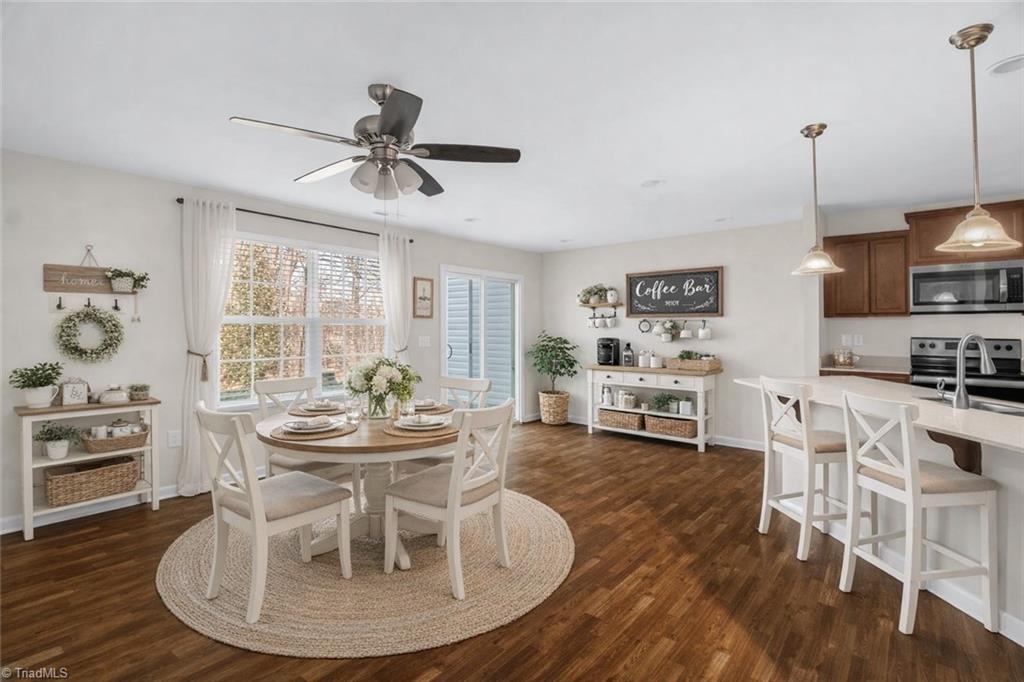 3859 Copperfield Court High Point, NC 27282 - Photo 6 of 27 Virtual staging