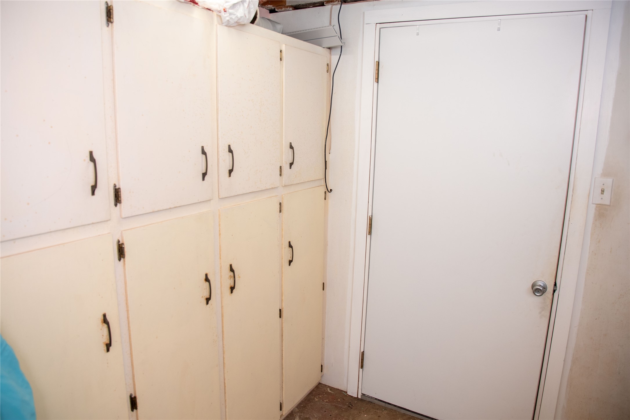 407 Rorem Avenue Palacios, TX 77465 - Photo 13 of 18 a view of a small space