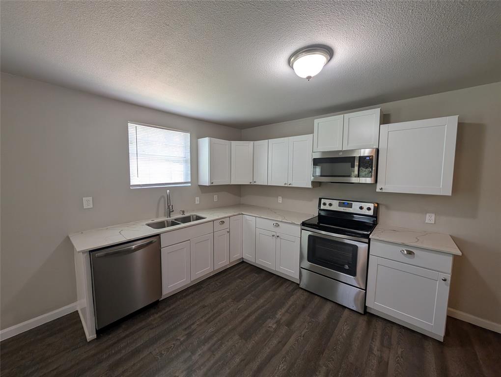 2503 Scott Street Dallas, TX 75215 - Photo 4 of 11