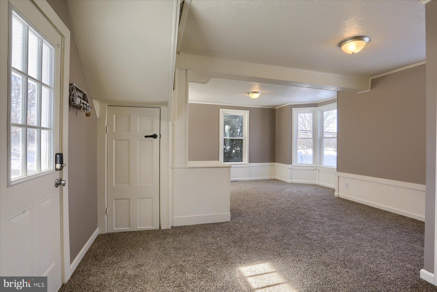 801 North Mountain Road Harrisburg, PA 17112 - Photo 16 of 32 an empty room with windows and closet