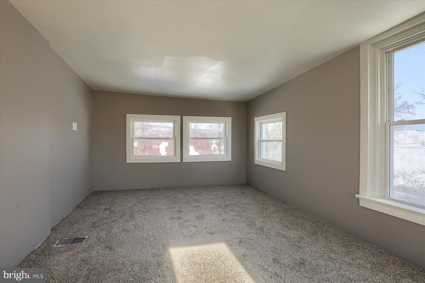801 North Mountain Road Harrisburg, PA 17112 - Photo 17 of 32 a view of an empty room with a window