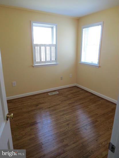 6711 Queens Road Alexandria, VA 22306 - Photo 22 of 26 Bedroom 2 (1st Floor)
