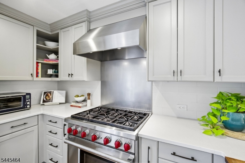 75 Woodland Road Madison, NJ 07940 - Photo 8 of 44