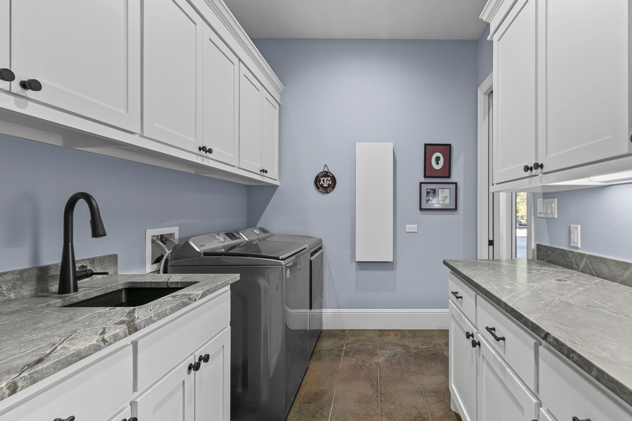 24550 Johnson Road Montgomery, TX 77356 - Photo 19 of 49 Laundry room