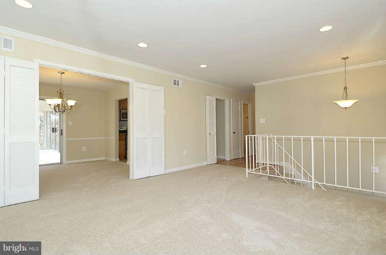 13536 Delaney Road Woodbridge, VA 22193 - Photo 14 of 25 Living Room