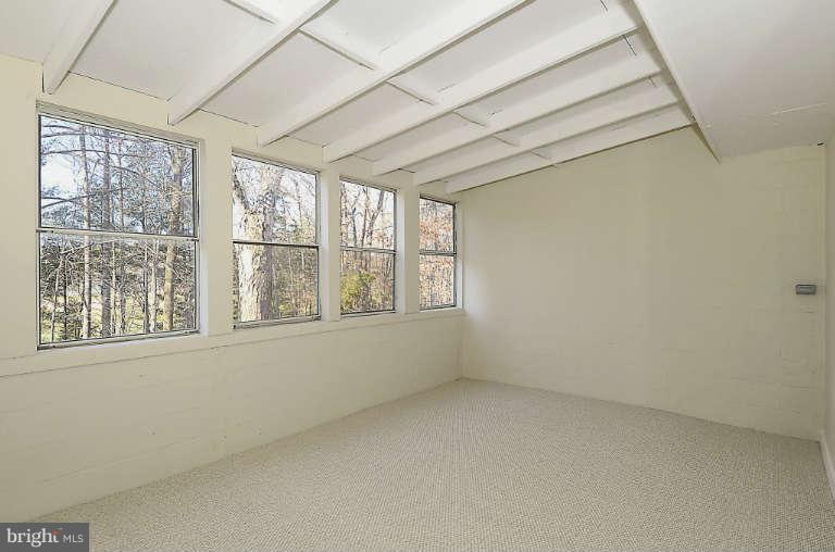 13536 Delaney Road Woodbridge, VA 22193 - Photo 17 of 25 Interior (General)