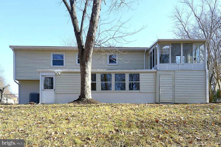 13536 Delaney Road Woodbridge, VA 22193 - Photo 22 of 25 Exterior (Rear)