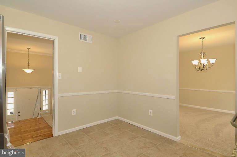 13536 Delaney Road Woodbridge, VA 22193 - Photo 9 of 25 Kitchen