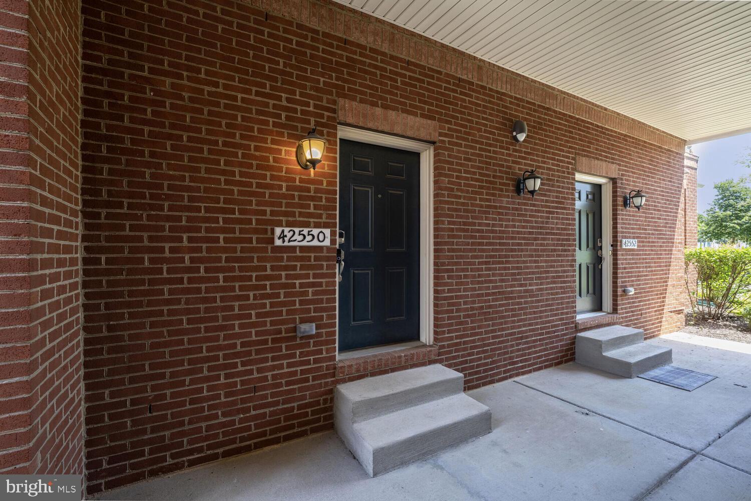 42550 Sunset Ridge Square Ashburn, VA 20148 - Photo 3 of 36 a view of entrance