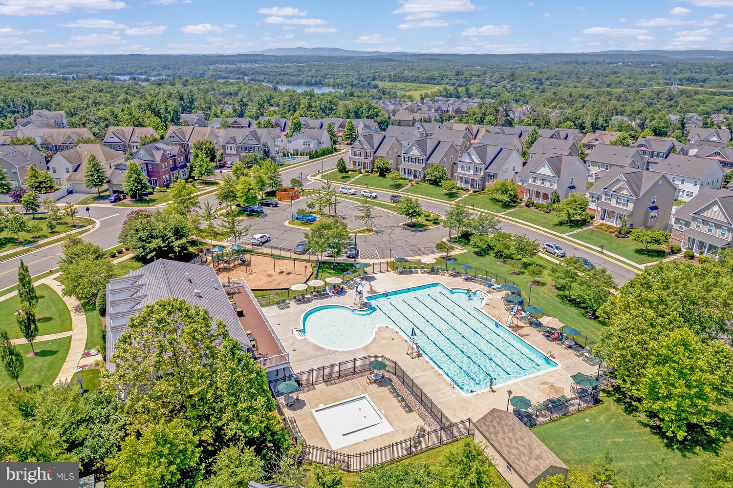 42550 Sunset Ridge Square Ashburn, VA 20148 - Photo 36 of 36 an aerial view of multiple house