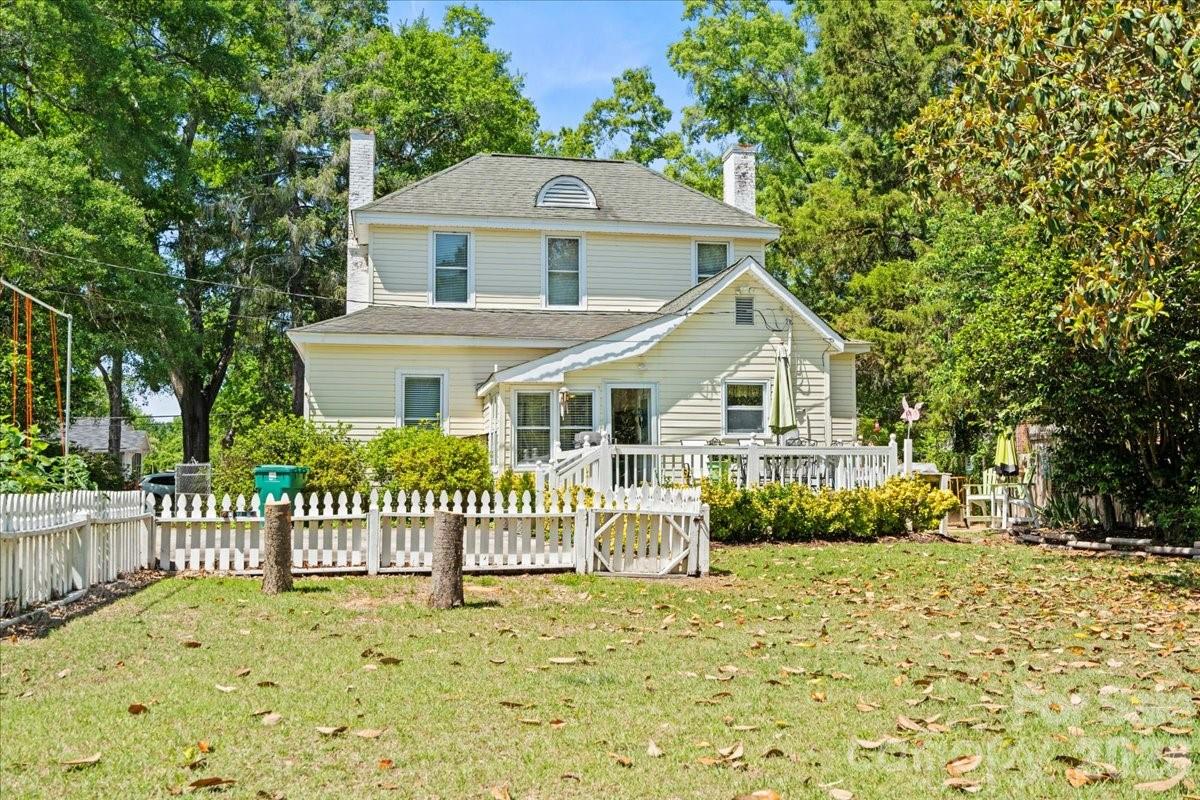 110 Huger Street Cheraw, SC 29520 - Photo 5 of 44