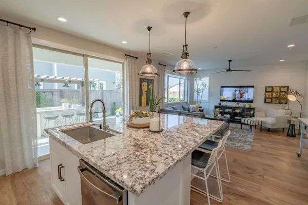 $549,950 | 748 Ridgebank Avenue, Madera, CA 93636