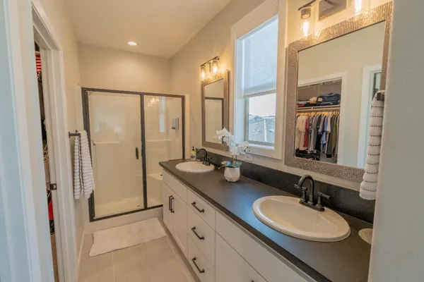 $549,950 | 748 Ridgebank Avenue, Madera, CA 93636