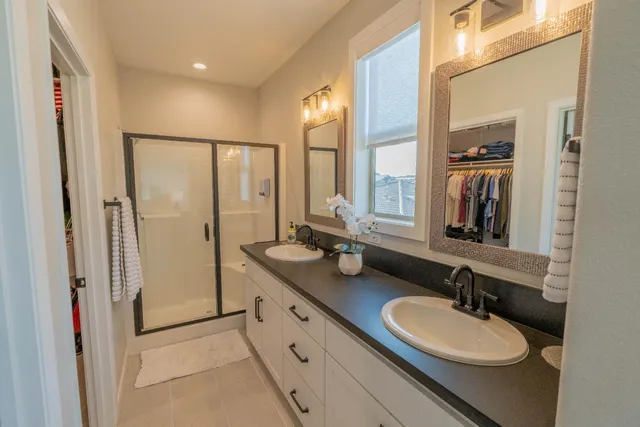 $549,950 | 748 Ridgebank Avenue, Madera, CA 93636