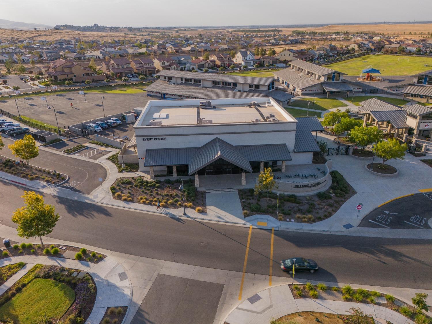 748 Ridgebank Avenue Madera, CA 93636 - Photo 7 of 82