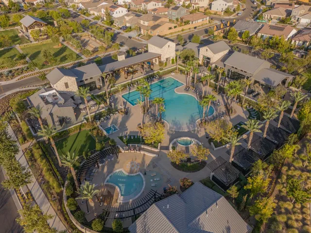 $549,950 | 748 Ridgebank Avenue, Madera, CA 93636