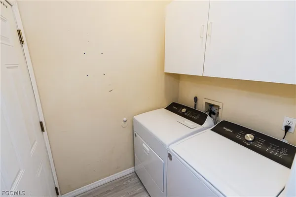 $2,600 | 7500 Cameron Circle, Fort Myers, FL 33912