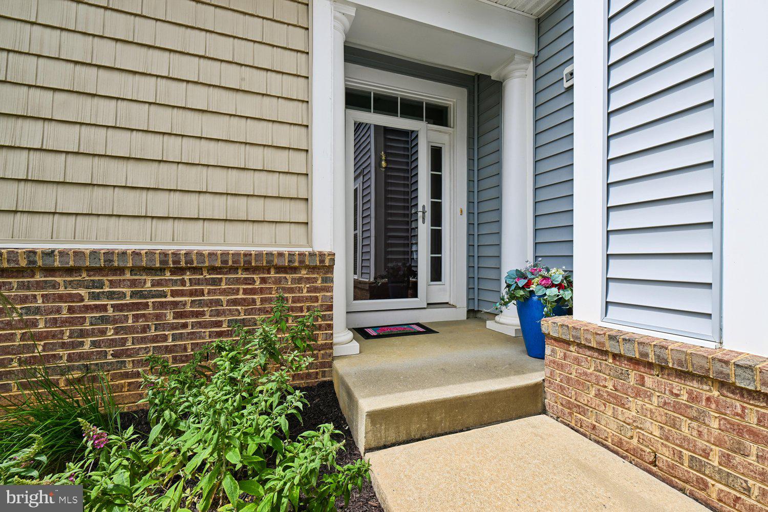 3068 Spring Peeper Court Odenton, MD 21113 - Photo 22 of 42 a bath tub sitting in front of a house