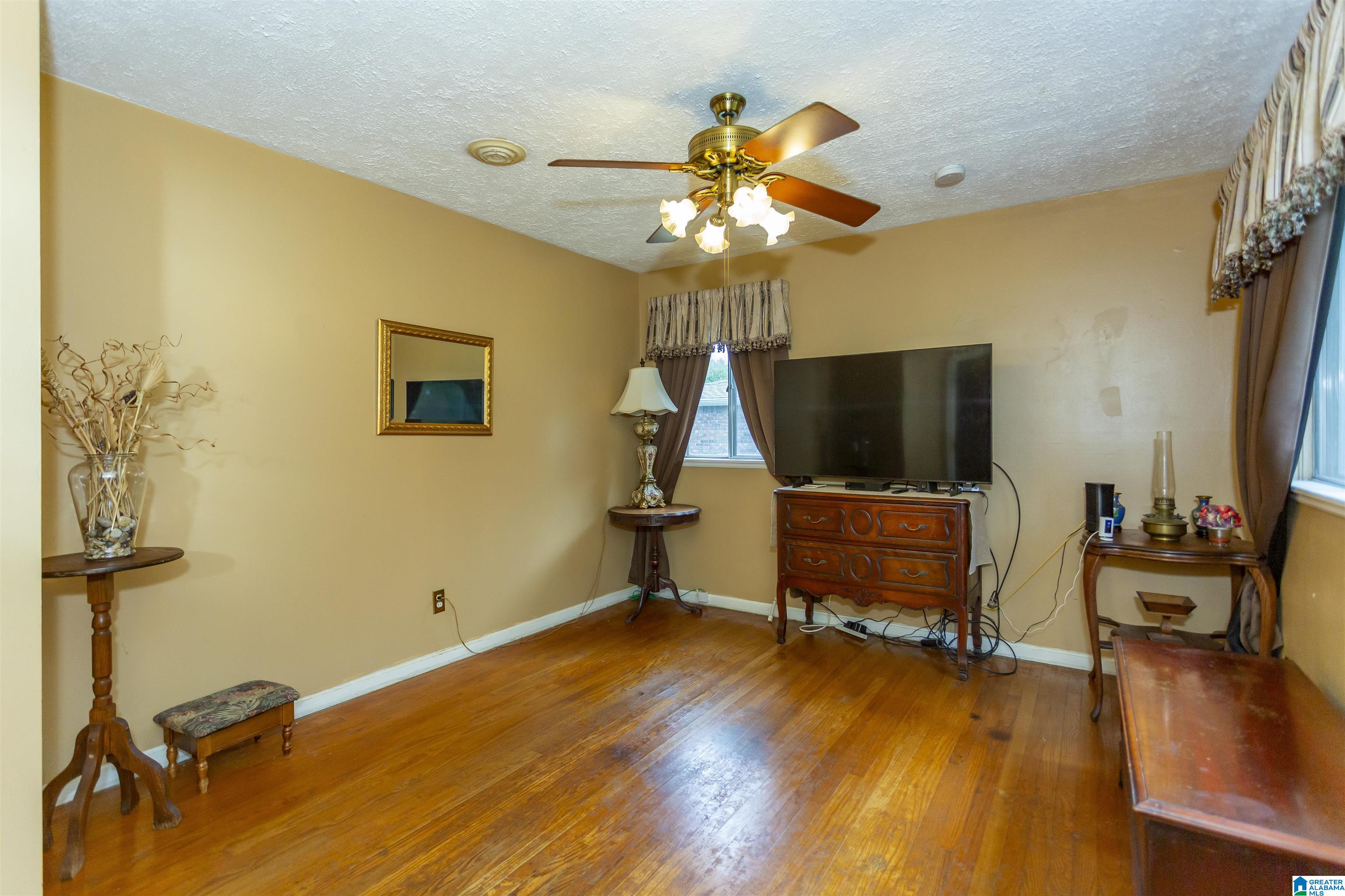627 Pinewood Avenue Bessemer, AL 35023 - Photo 14 of 48