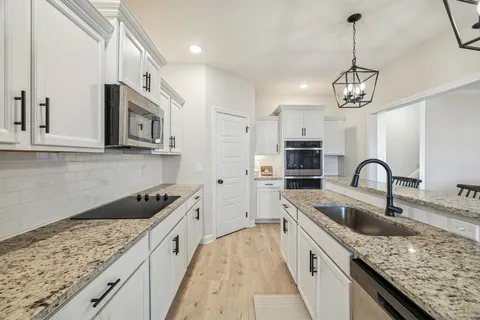 $580,000 | 1148 Chagford Drive, Clarksville, TN 37043