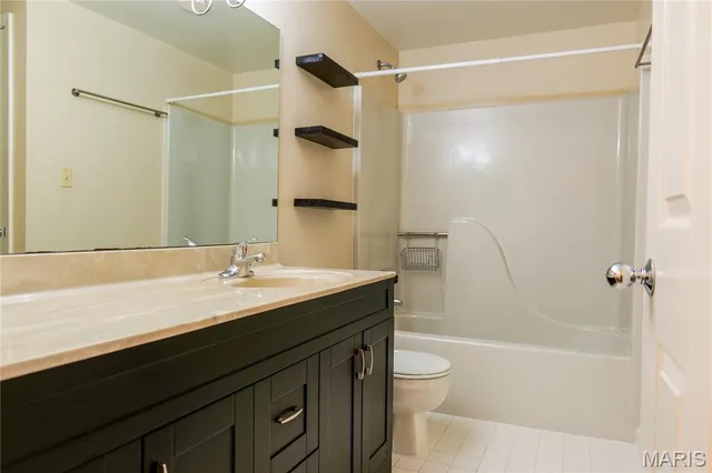 $110,000 | 5316 Pershing Avenue, Unit 406, St. Louis, MO 63112