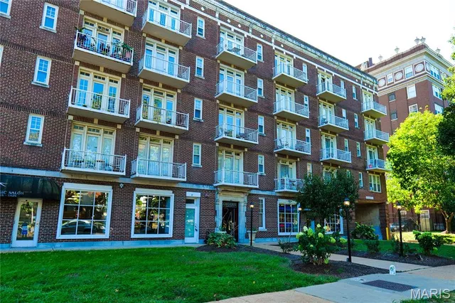 $110,000 | 5316 Pershing Avenue, Unit 406, St. Louis, MO 63112