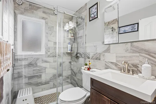 $799,000 | 24 Ferndale Drive, Hicksville, NY 11801