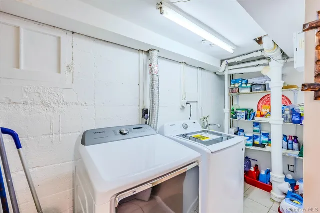 $799,000 | 24 Ferndale Drive, Hicksville, NY 11801