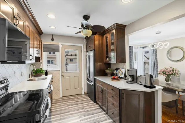 $799,000 | 24 Ferndale Drive, Hicksville, NY 11801