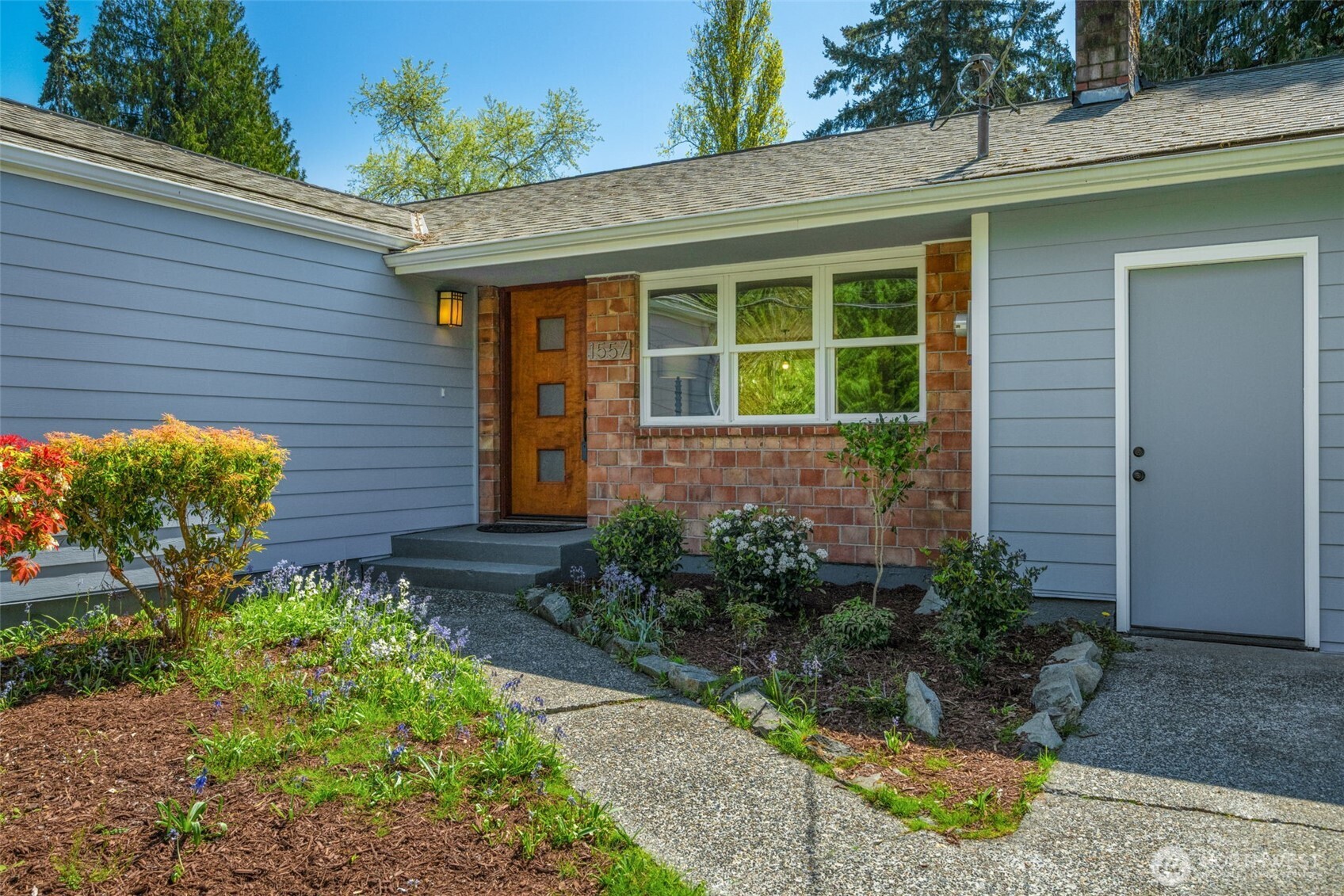 1557 Northeast 171st Street Shoreline, WA 98155 - Photo 2 of 27