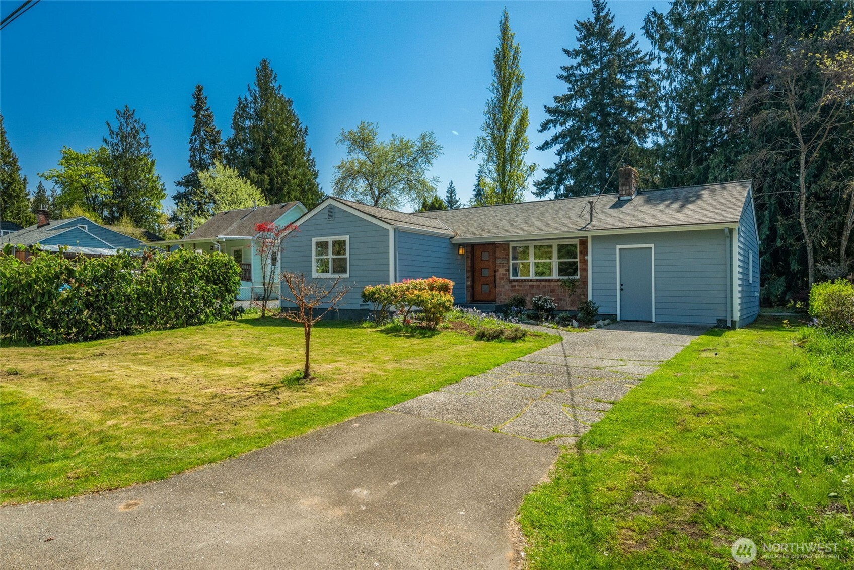 1557 Northeast 171st Street Shoreline, WA 98155 - Photo 3 of 27